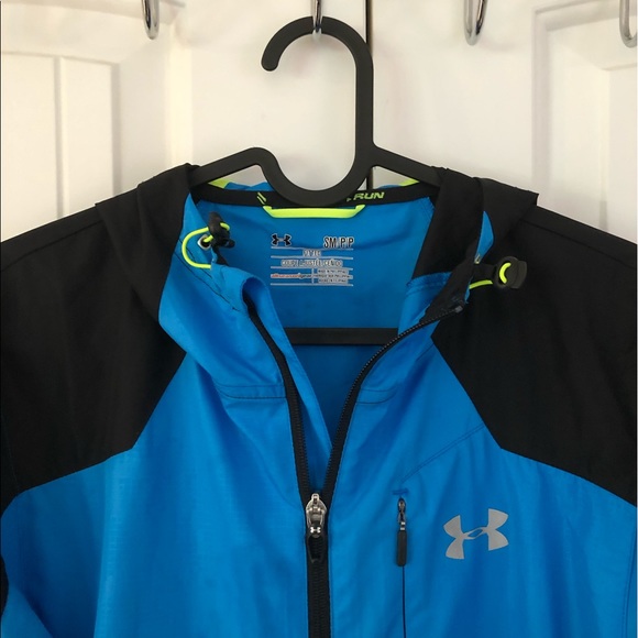 Under Armour Wind Breaker - Picture 3 of 5